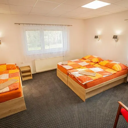 Rabbit Hotell 3*
