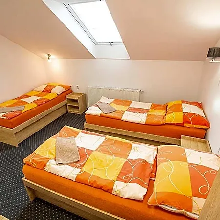 Rabbit Hotel 3*