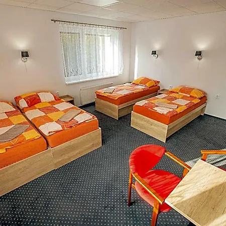 Rabbit Hotel 3*